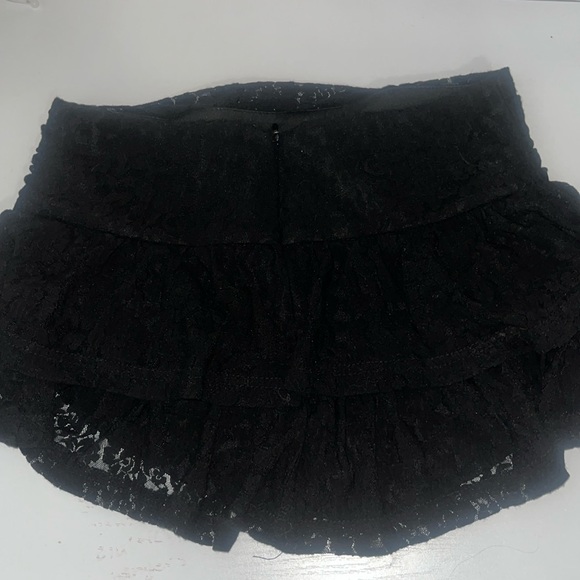 Black Lace mini skirt with built in shorts. Size XS from cider. - Picture 1 of 3